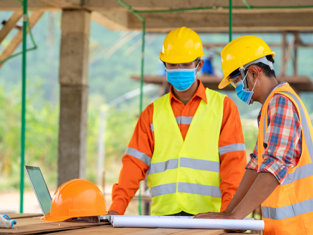 L'importance de la collaboration entre salariés sur un chantier de bâtiment et travaux publics