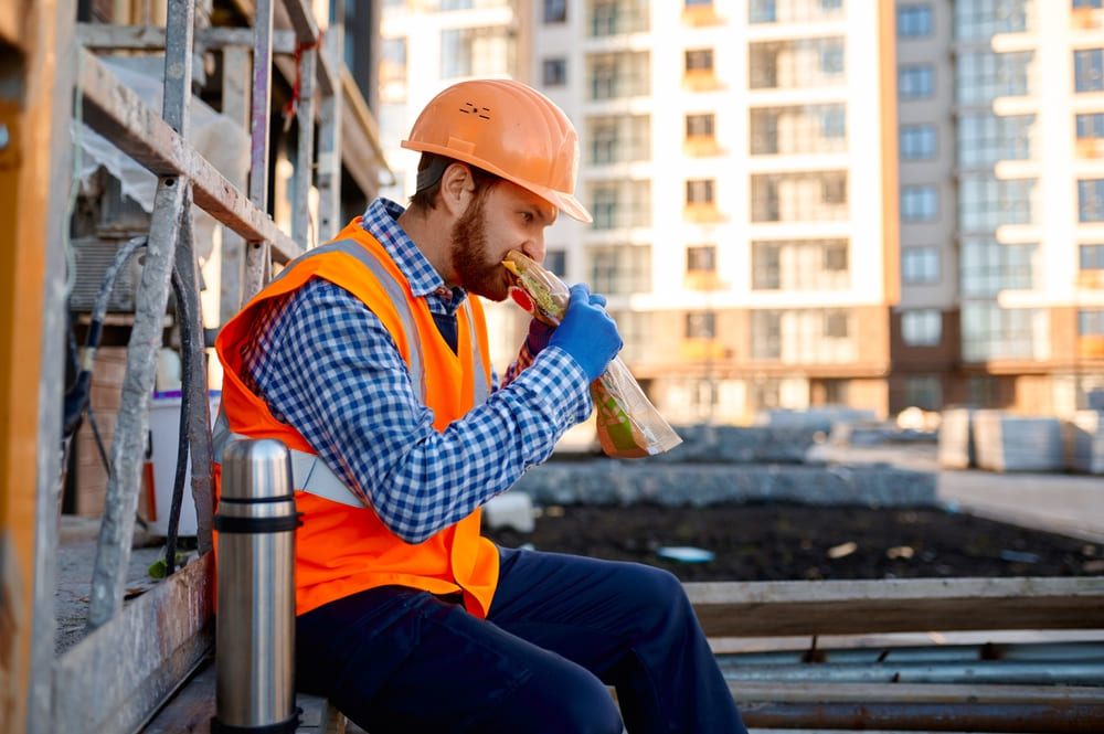 Pause déjeuner sur un chantier dans le BTP