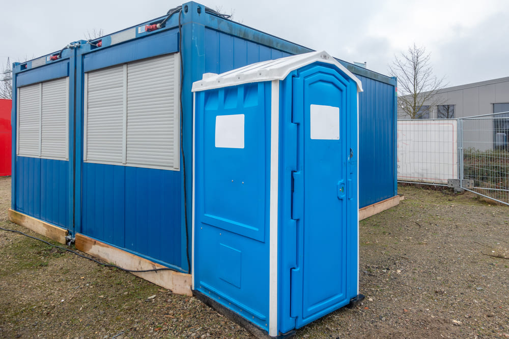 Toilettes sur un chantier dans le BTP